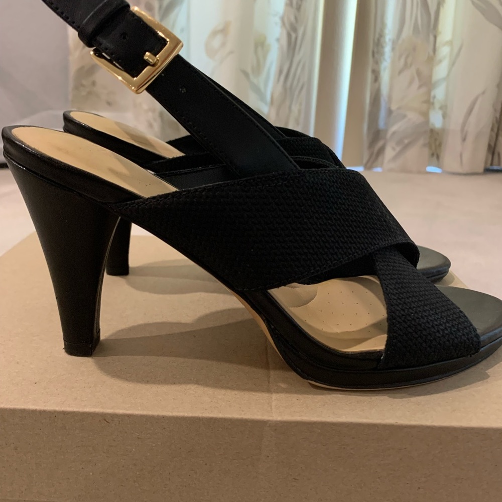 Black Dalia Lotus by Clarks